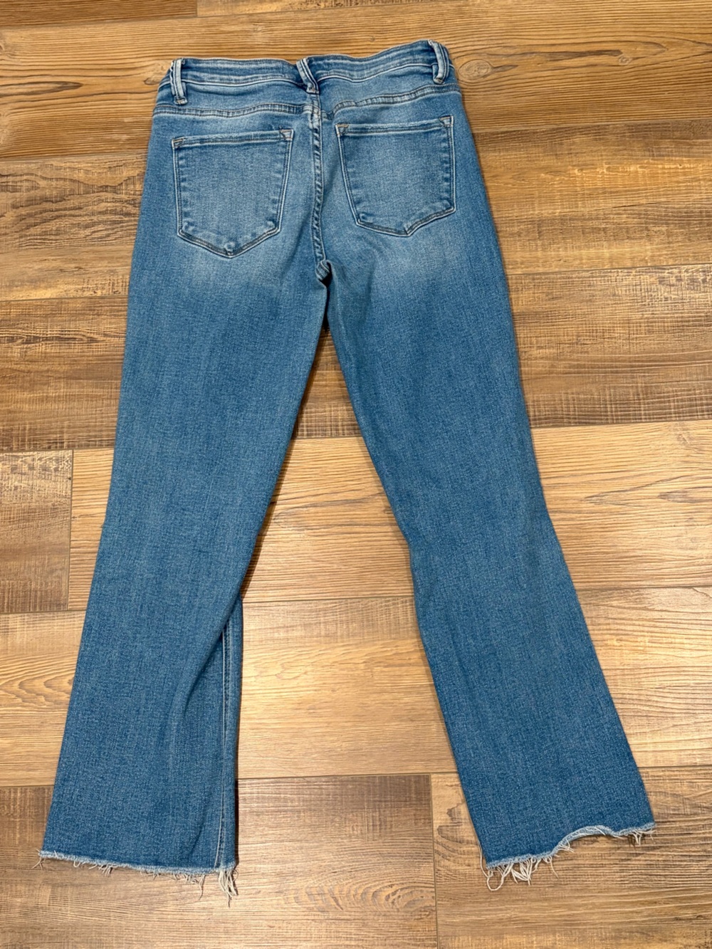 Vervet Women’s Straight-Leg stretch Distressed Jeans in Medium Blue 27W - Picture 6 of 9